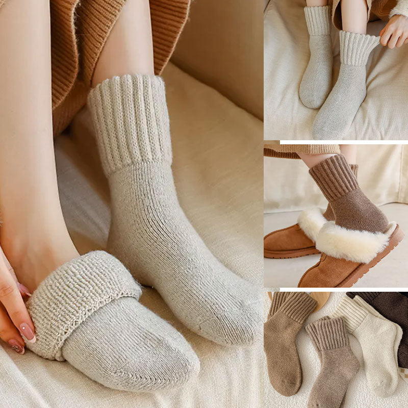🧦 Wärmende Wollsocken in mittlerer Höhe
