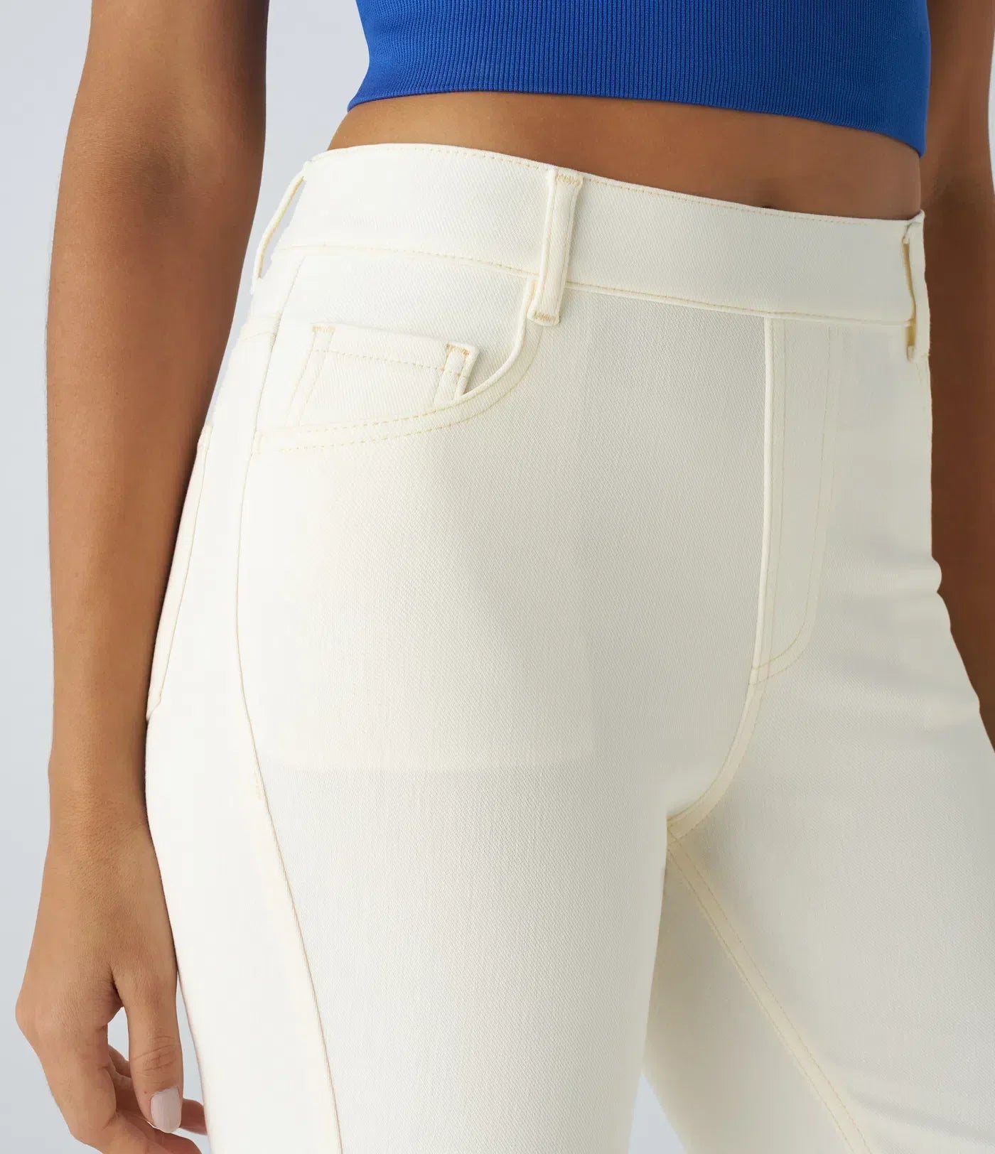 Elastische & bequeme Hose mit hoher Taille